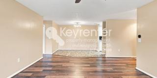 Modern 3-Bedroom Retreat with Pool, Fitness Center & More Gallery 7