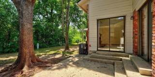 Beautiful Two-Story 3bed/2bath Townhome Available in Westside Norman!! Gallery 38