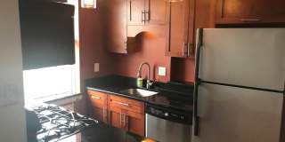 Nice 2 bed in Brookline Gallery 1
