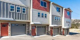 262 Stanley Ave Gallery 1