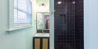 $300 OFF April Rent! Ground-Floor Renovated 1BR Near SCAD Gallery 19