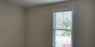 Like new home on cul-de-sac lot with 3 bedrooms, loft and 2.5 bathrooms! Gallery 22