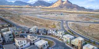 Tri-Level Three Bedroom Home with Spectacular City & Mountain Views Gallery 46