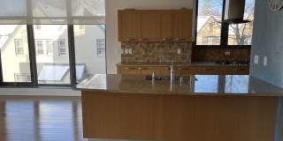 Beautiful 2 Bedroom Condo in Whitefish Bay Gallery 14