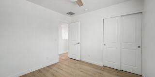 105 W Latona Gallery 35