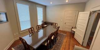 207 W Adams Gallery 4