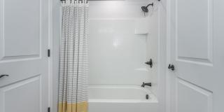 Galbraith Pointe Apartments and Townhomes Gallery 24