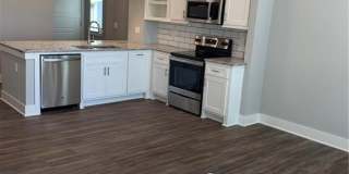 1735 Deane Street Gallery 5