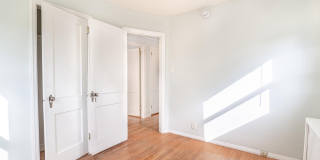1120 HOWARD Avenue Gallery 17