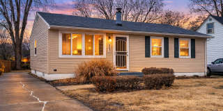 Welcome to Walker - Fully Renovated 3 BR Gallery 1