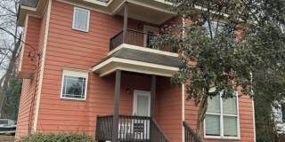 4 Bedroom Downtown Beauty! Gallery 1