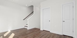 596 WATERMANS DR Gallery 5