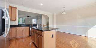 Large Townhome in Wormans Mill! Gallery 23