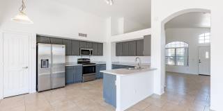 12471 W Holly Street Gallery 12