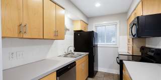 2 Bed 1 Bath Condo by UT and CapMetro Stop Gallery 12