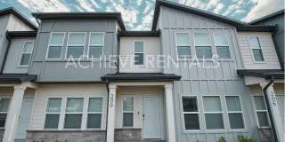 Beautiful 3 Bed Townhome in Nibley with pool! Gallery 1