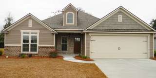Modern 4BR Home with Open Layout, Granite Counters & Community Pool Access Gallery 1