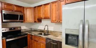 7701 SW 10th Ct Gallery 1
