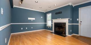 2209 COMMISSARY Circle Gallery 8