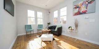 3-Bedroom East Kensington Townhome with Roof Deck & Central Air 3-Bedroom East Kensington Townhome with Roof Deck & Central Air Gallery 1