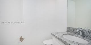 1621 S Treasure Dr Gallery 31