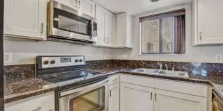 Upgraded 2 bedroom 2 bath upstairs condo Gallery 20