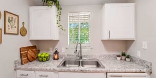 Pine Ridge Apartments Gallery 6
