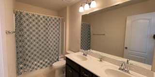 Room in 6 Bedroom Home at Agnew Dr Gallery 18