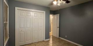 2 bedroom 1 Bath Central City Gallery 10