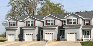 Maple Lane Duplex with 2 Primary Suites! Gallery 1