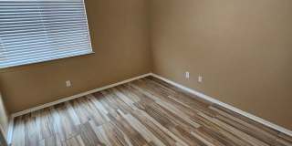 Spacious 6 bedroom , 3 bathroom home with downstairs bedroom and bath Gallery 9