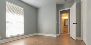 Luxurious Oasis with Poolside Serenity: Discover 17300 Zinc Drive, Edmond Gallery 24