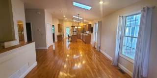 Charming 3 Bedroom, 3 Bath House Gallery 10
