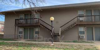 926 N Goetz Blvd Gallery 1