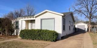 Freshly Renovated 3BR/2BA Gem in Snyder! Gallery 1