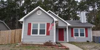 3 bd/ 2 ba located MINUTES from Fort Bragg! Quiet Neighborhood! Gallery 1