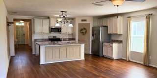 4/2 with Community Amenities Gallery 23