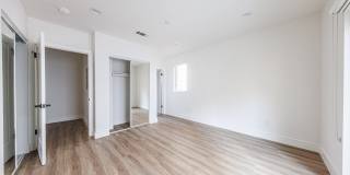 Massive Luxury 4 Beds with 2-3 Parking Spots Gallery 35
