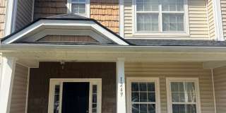 Beautiful Townhome! Gallery 1