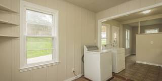 Adorable 2 bedroom 1 bath home in Indianola Gallery 6