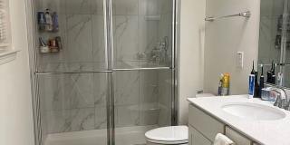 Room in 3 Bedroom Home in Raleigh Gallery 12