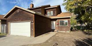 Spacious 3-Bedroom, 2.5 Bathroom Home with Garage Gallery 1