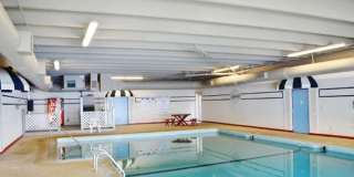 Comfortable 2-Bedroom Condo Near Lake Minnetonka – Private Deck & Resort-Style Amenities Gallery 1