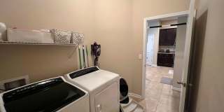 Beautiful 3 bedroom/ 2 bathroom home on the Northside- Pet Friendly!! Gallery 18