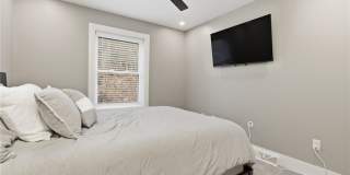 240 E Jefferson St Gallery 32