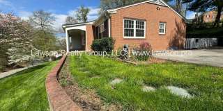 Spacious South Roanoke Home with Lawn Care Included Gallery 3