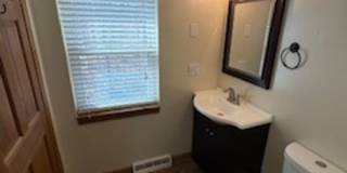 Charming 2BD/1BA Townhome in Burlington’s New North End Gallery 15