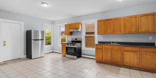 354 Poplar Street, Unit 2 354 Poplar Street, Unit 2 Gallery 1