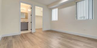 4 Bed / 4 Bath Townhome in Sawtelle Gallery 22