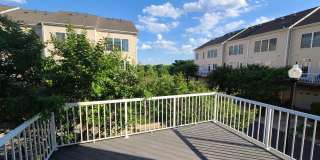 42625 HOMEFRONT Terrace Gallery 12